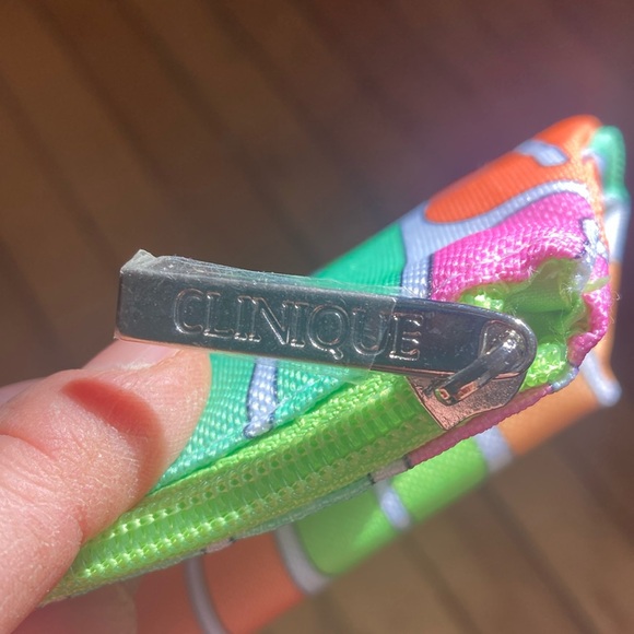 ❤️NEW-Clinique make up bag - Picture 3 of 8
